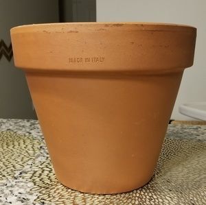 2 Large Clay flower pots
Made in Italy
New